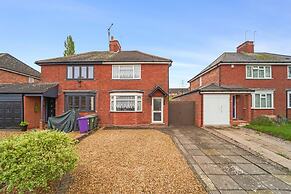 Beautiful 4 Bed House - Great Central Location - Wolverhampton