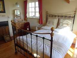 Beautiful Country Cottage for up to 8 People - Great Staycation Locati