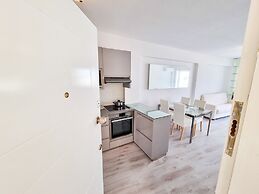 Cheer Up City Apartment