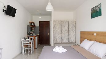 Pittas Studios Garden View