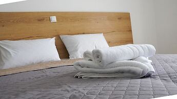 Pittas Studios Garden View