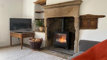 Beautiful Peak District Cottage With Hot Tub