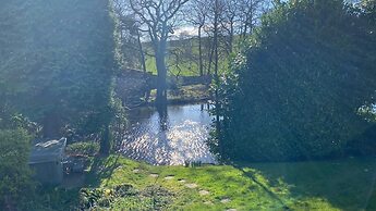 Beautiful Peak District Cottage With Hot Tub