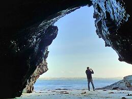 Lligwy House - Charming 3-bed House in Holyhead