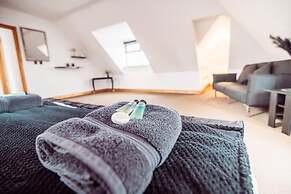 Threeways Retreat With Heated Swimming Pool