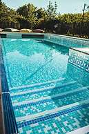 Threeways Retreat With Heated Swimming Pool