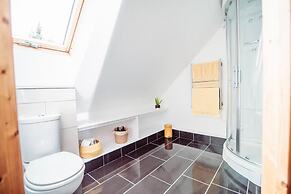 Threeways Retreat With Heated Swimming Pool