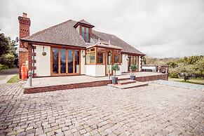 Threeways Retreat With Heated Swimming Pool