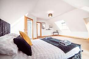 Threeways Retreat With Heated Swimming Pool