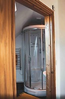 Threeways Retreat With Heated Swimming Pool