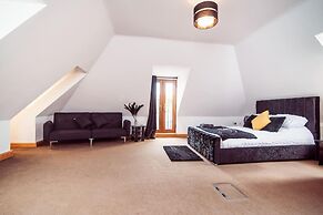 Threeways Retreat With Heated Swimming Pool