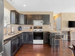 Bikinis / Martinis - The Perfect Spot For Fun Days In The Sun And Salt