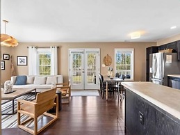 Bikinis / Martinis - The Perfect Spot For Fun Days In The Sun And Salt