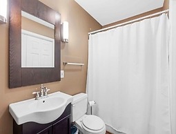 Bikinis / Martinis - The Perfect Spot For Fun Days In The Sun And Salt