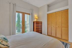 Cypress House & Studio, Walk To Healdsburg Plaza 3 Bedroom Home by Red