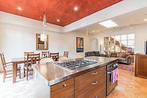 Cypress House & Studio, Walk To Healdsburg Plaza 3 Bedroom Home by Red