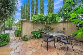 Cypress House & Studio, Walk To Healdsburg Plaza 3 Bedroom Home by Red