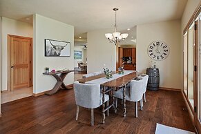 Family-Friendly Dara Oaks Home with Private Hot Tub and BBQ on the Dec