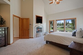 Family-Friendly Dara Oaks Home with Private Hot Tub and BBQ on the Dec