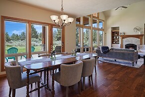 Family-Friendly Dara Oaks Home with Private Hot Tub and BBQ on the Dec