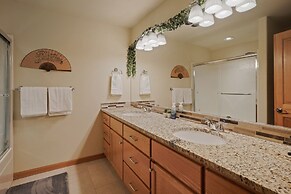 Family-Friendly Dara Oaks Home with Private Hot Tub and BBQ on the Dec