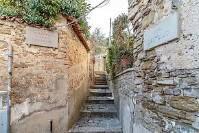 De Gulia Charme and Relax