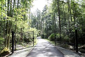 Woodstone Manor Inc.