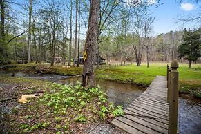 Bear Necessities-cozy Cabin Beside Briar Creek Fire pit Wifi and pet F