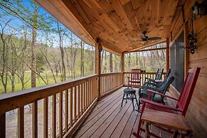 Bear Necessities-cozy Cabin Beside Briar Creek Fire pit Wifi and pet F