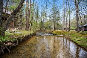 Bear Necessities-cozy Cabin Beside Briar Creek Fire pit Wifi and pet F