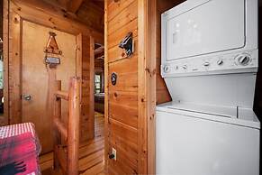 Bear Necessities-cozy Cabin Beside Briar Creek Fire pit Wifi and pet F