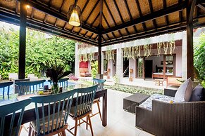 Pukakoo Villa by Supala