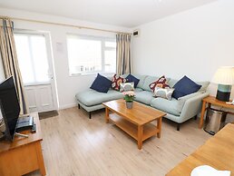 8 Munday Cottages