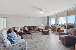 Yacht Club Villas #2-504 4 Bedroom Condo by RedAwning