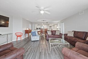 Yacht Club Villas #2-504 4 Bedroom Condo by RedAwning