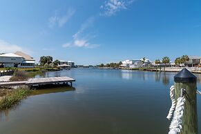 Lagoon View 3 Bedroom Home by Redawning