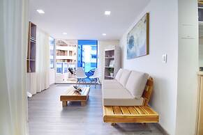 Lujoso Apto de 2 Alcobas y Balcón