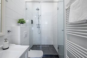 Luxurious Apartment At City Center