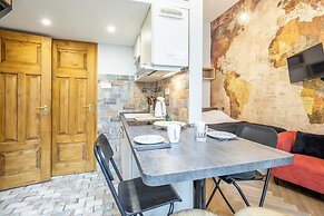 Central Luxury Apartment