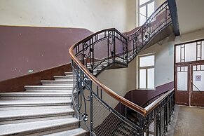 Central Luxury Apartment