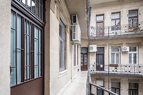 Central Luxury Apartment