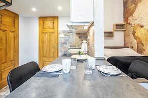 Central Luxury Apartment