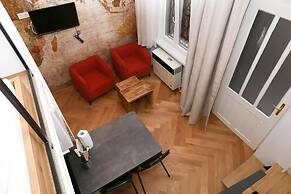 Central Luxury Apartment