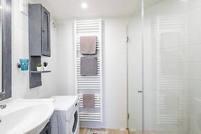 Central Luxury Apartment