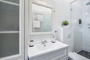 Central Luxury Apartment