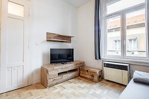 Central Luxury Apartment