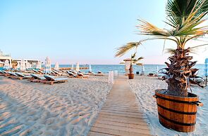 Marty's Beachfront Smart Homes