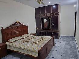 Gujar Khan - 3 Bed Apartment - Sleeps 6 - Parking