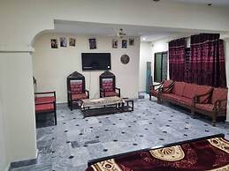 Gujar Khan - 3 Bed Apartment - Sleeps 6 - Parking