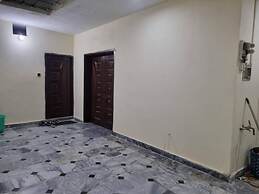 Gujar Khan - 3 Bed Apartment - Sleeps 6 - Parking